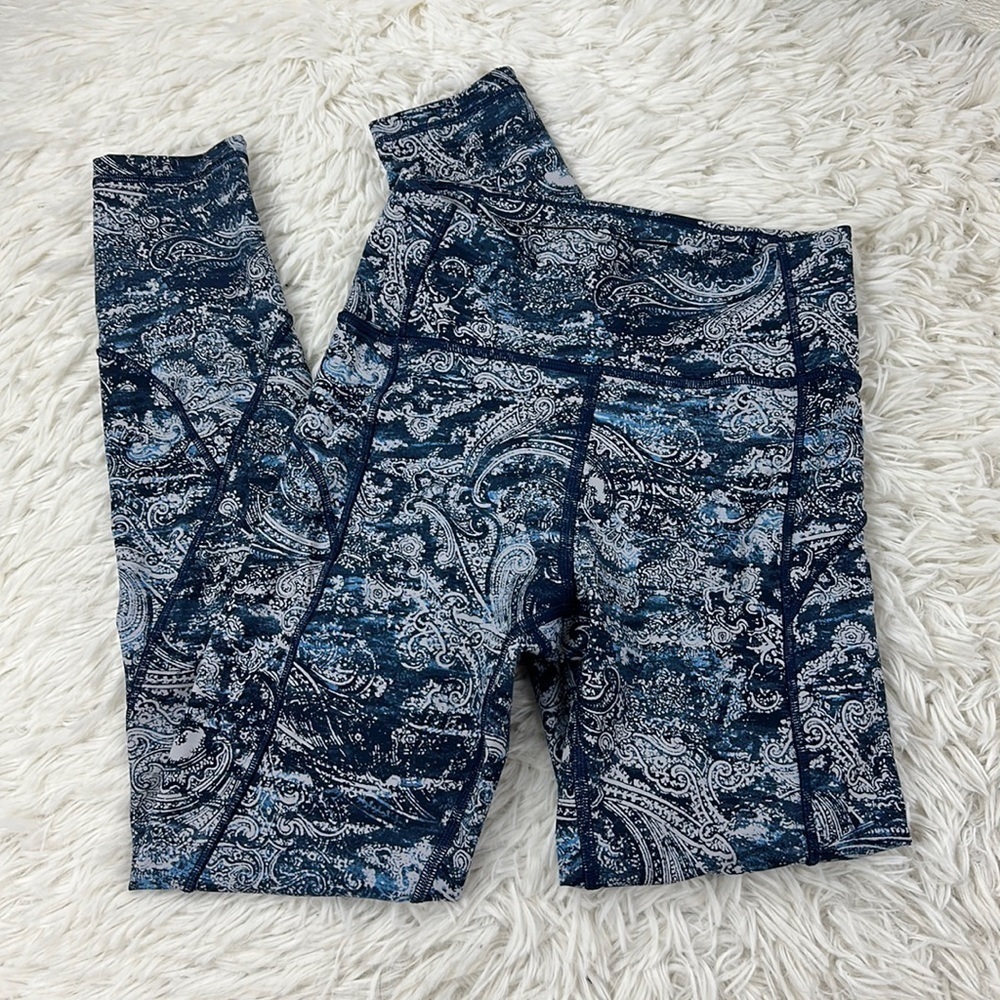Lululemon In Movement 7/8 Tight *Everlux 25" Paisley Glaze Multi